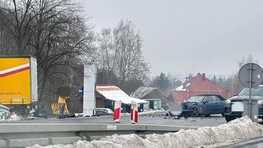 Jawornik, Zakopianka, kolizja na Zakopiance w jaworniku, powiat myślenicki, akcja ratunkowa, zdarzenie drogowe