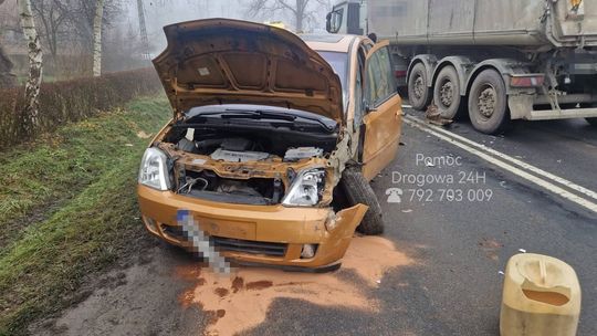 Sułkowice, pomoc drogowa, wypadek drogowy, na sygnale, akcja ratunkowa, ranna osoba, powiat myślenicki