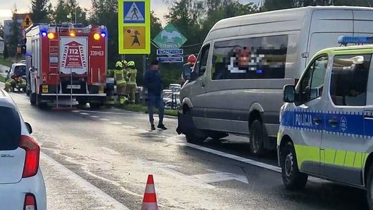 Zderzenie trzech pojazdów na Zakopiance w Gaju. Były duże korki [FOTO, FILM]