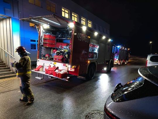 Na zdjęciu strażacy przybyli na akcję w nowotarskim szpitalu
