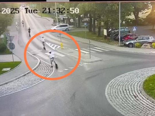 Bezmyślna jazda nastolatków na hulajnogach po Myślenicach. Zobacz film [WIDEO]