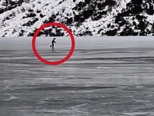 Morskie Oko, Podhale, łyżwiarz na Morskim Oku, jezioro w Tatrach, nieodpowiedzialne zachowanie, Tatry, turyści w Tatrach