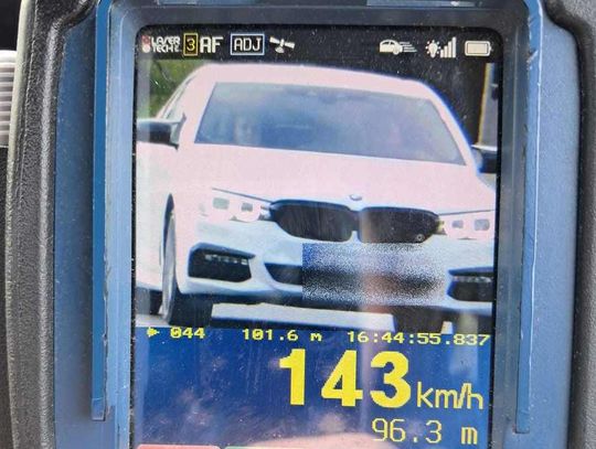 Na zdjęciu pomiar prędkości "rekordzisty" majówki na tarnowskich drogach