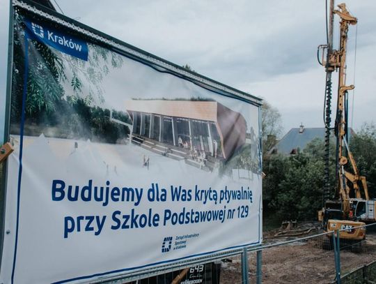Budowa basenu na Wzgórzach Krzesławickich, wzgórza krzesławickie, Nowa Huta, Kraków, budowa basenu w Krakowie, budowa basenu