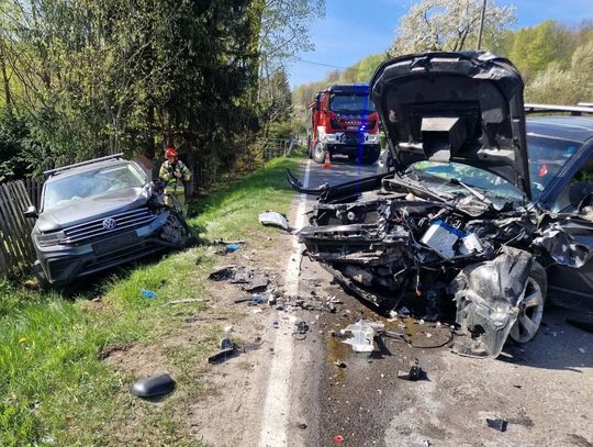 Harbutowice, powiat myślenicki, poważny wypadek, wypadek drogowy, na sygnale, akcja ratunkowa, na sygnale, straż pożarna