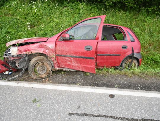 Na zdjęciu uszkodzony pojazd podczas jednego z wypadków w powiecie olkuskim