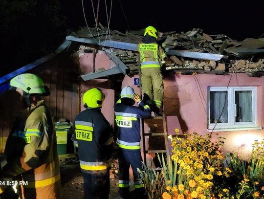 Dach runął w starym budynku na terenie miejscowości Woźniczna