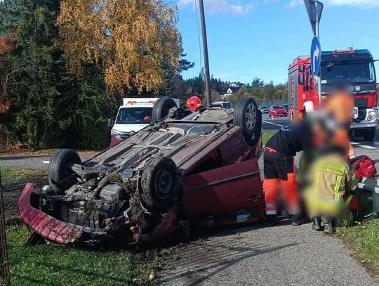 Zakopianka, Myślenice, dachowanie samochodu osobowego, wypadek na Zakopiance, utrudnienia drogowe na Zakopiance, dk7, akcja ratunkowa