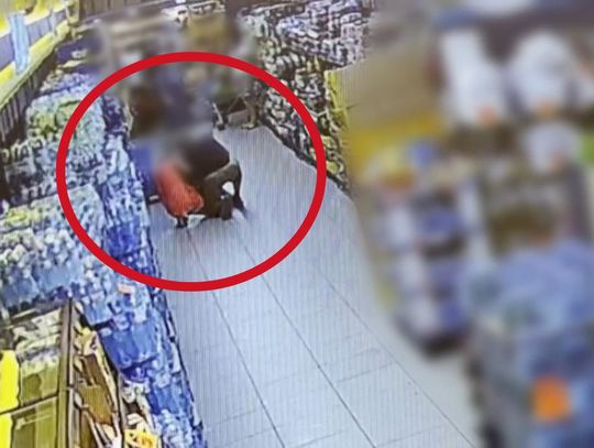 policjant ratuje dziecko, pierwsza pomoc zadławienie, Brzesko policjant, bohater z marketu, jak pomóc dławiącemu się dziecku