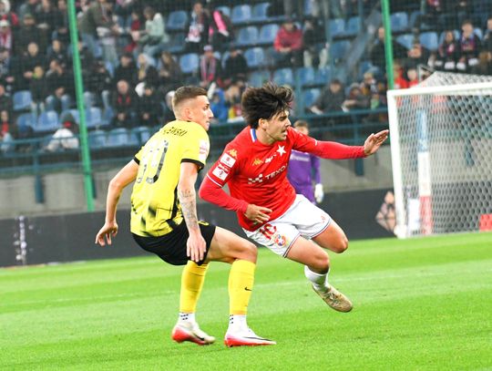 Wisła Kraków, Wieczysta Kraków, Derby Krakowa, piłka nożna, Betclic 1 Liga, mecz piłki nożnej, Wisła, Wieczysta, piłkarskie emocje
