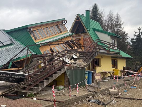 Maniowy, wybuch gazu, LKS Lubań Maniowy, wybuch gazu w szatni klubowej, eksplozja zniszczyła budynek klubowy, zrzutka, zbiórka pieniędzy, odbudowa budynku klubowego