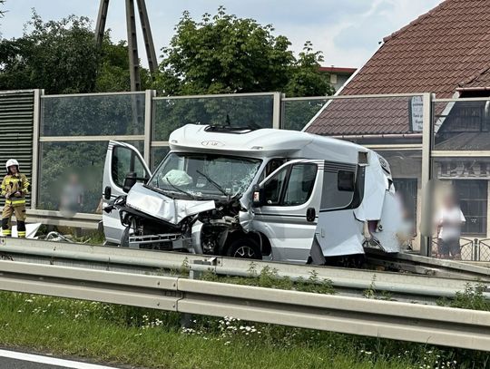 wypadek Zakopianka, wypadek Myślenice, kamper wypadek, ciężarówka wypadek, DK7 zablokowana, poszkodowani wypadek