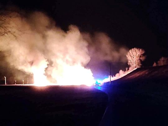 Kacice, gmina Słomniki, powiat krakowski, wypalanie traw, pożar traw, pożar nieużytków