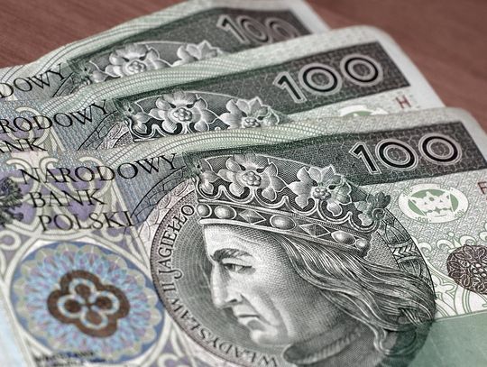 Na zdjęciu banknoty 100-złotowe