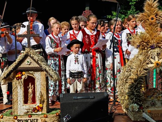 W niedzielę 25 sierpnia odbyły się w Ponicach Gminne Dożynki 2024