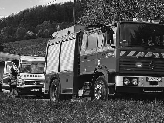 Gostwica, na sygnale, tragiczny wypadek, wypadek przy pracach polowych, śmierć pod ciągnikiem, akcja ratunkowa, gmina Podegrodzie