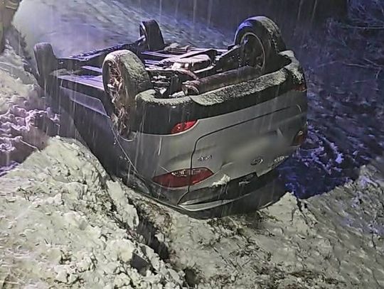 Zubrzyca Dolna, Orawa, Podhale, powiat nowotarski, trudne warunki na drogach, atak zimy na Podhalu, Podhale, dachowanie samochodu