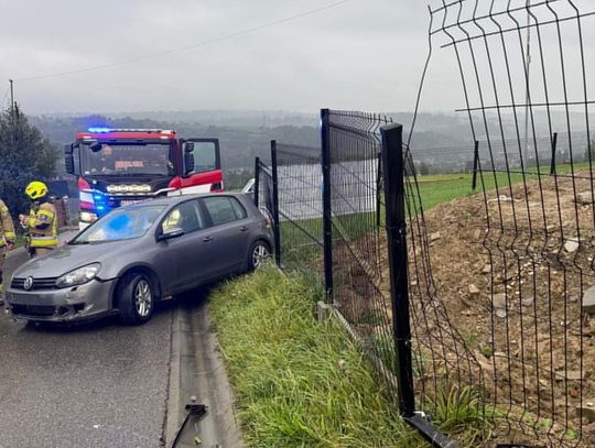 Biały Dunajec, wypadek w Białym Dunajcu, kolizja drogowa na Podhalu, funkcjonariusze policji, zastępy straży pożarnej, wypadek na Podhalu