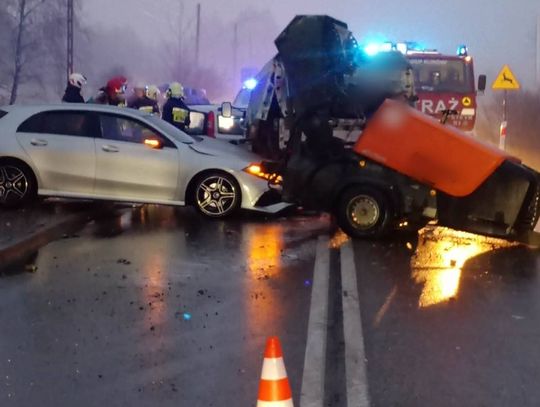 Kuków, powiat suski, groźny wypadek, wypadek w miejscowości kuków, na sygnale, akcja ratunkowa, działania służb, wypadek drogowy no ale wiesz mama