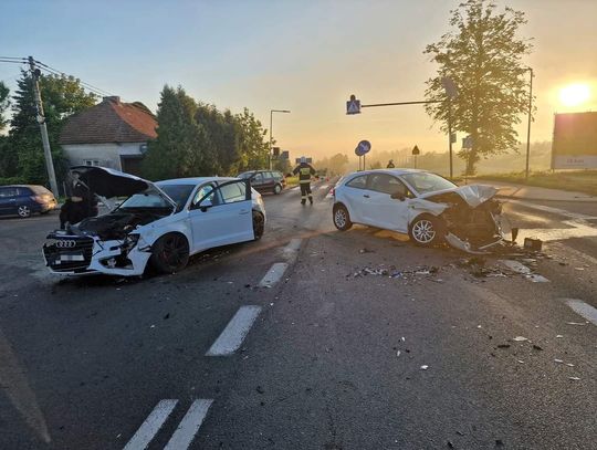 Groźnie wyglądające zderzenie trzech samochodów w Krzywaczce [ZDJĘCIA]