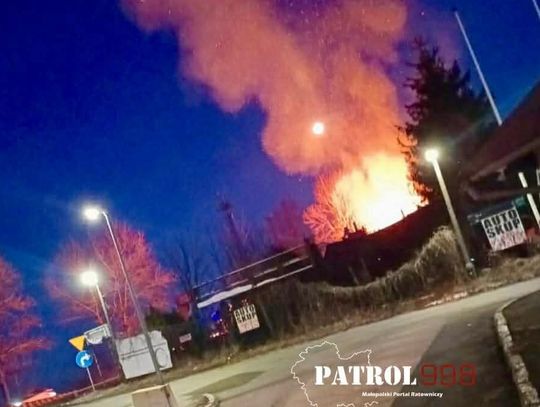 Gotkowice, gmina Jerzmanowice Przeginia, powiat krakowski, pożar zabudowań gospodarczych, groźny pożar przy drodze krajowej DK94, powiat olkuski