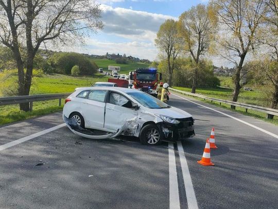 Groźny wypadek na trasie Kraków - Olkusz. Są osoby poszkodowane [FOTO]