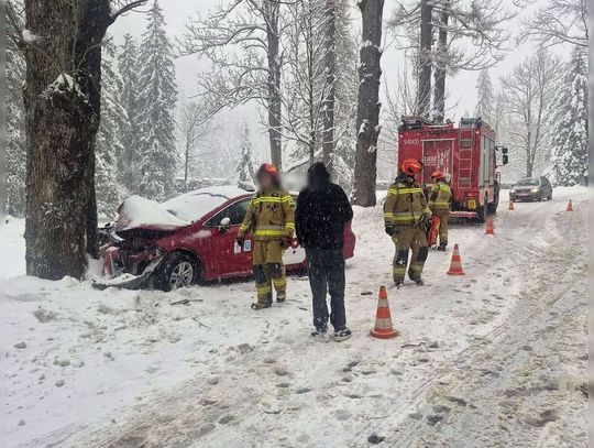 Zakopane, wypadek taksówki, wypadek w zimowych warunkach, na sygnale, 18-letni Ukrainiec, taksówka BOLT
