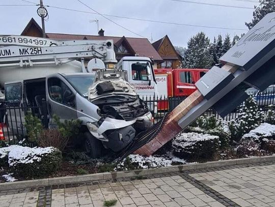 Groźny wypadek w Białce Tatrzańskiej. Zderzenie osobówki z busem [FOTO]