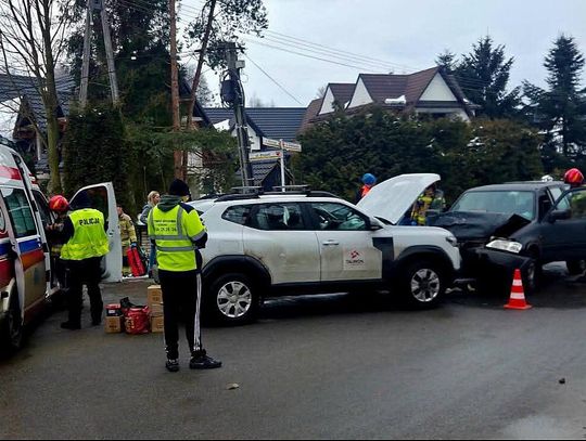 Leśnica, Zakopane, wypadek drogowy, wypadek samochodowy, zderzenie dwóch samochodów osobowych, wypadek, jedna osoba ranna