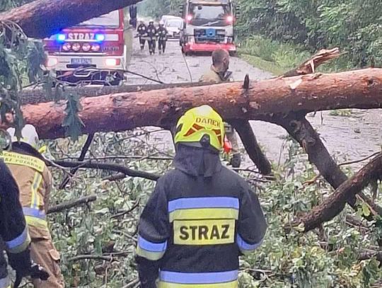 Brzesko, rynek w Brzesku, nawałnica w powiecie brzeskim, na sygnale, intensywne opady deszczu, wiatr