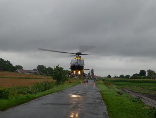 Hebdów. Mężczyzna poparzony w pożarze trafił śmigłowcem do szpitala