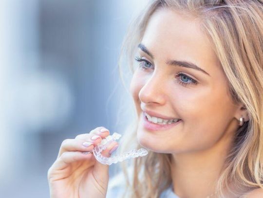 Invisalign Kraków – najczęstsze pytania pacjentów o tę metodę Invisalign Kraków – najczęstsze pytania pacjentów o tę metodę