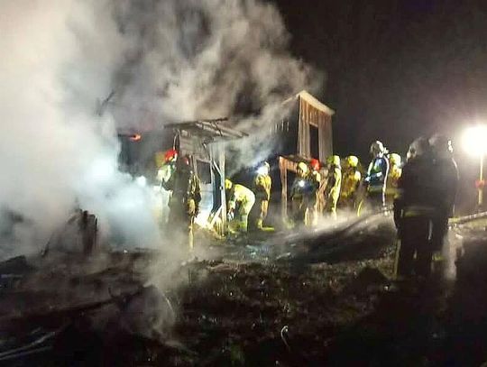 Juszczyn, powiat suski, Maków podhalański, na sygnale, pożar drewnianego budynku gospodarczego, nocny pożar w juszczynie