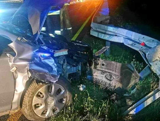 Na zdjęciu jeden z pojazdów biorących udział w karambolu na autostradzie A4