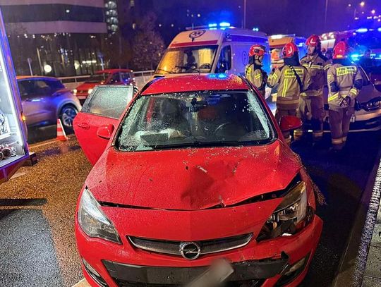 Karambol na rondzie Mogilskim w Krakowie. Wśród rannych dziecko [ZDJĘCIA]