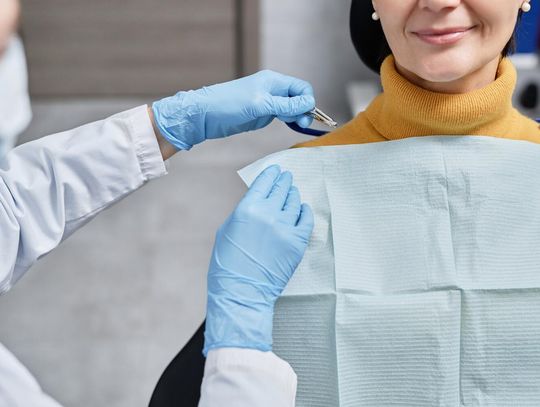 Kiedy stosuje się opatrunki hemostatyczne po zabiegach stomatologicznych?