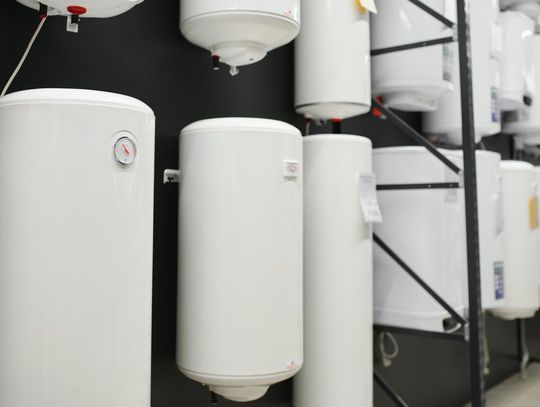 Kocioł elektryczny w małym mieszkaniu ? czy to się opłaca? Plusy i minusy rozwiązania