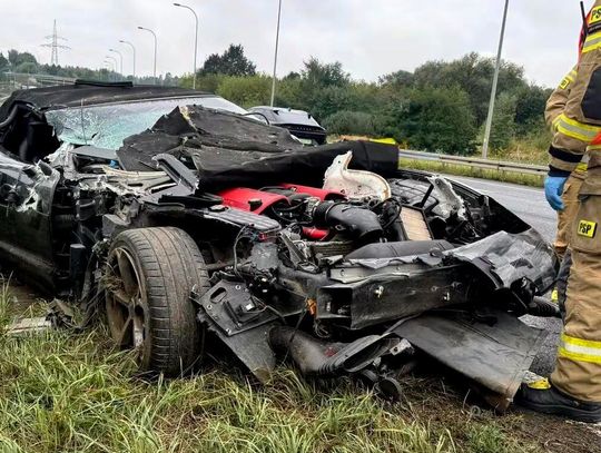 Kolizja na autostradzie A4 w Krakowie. Samochód uderzył w bariery