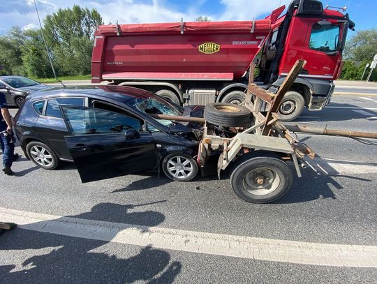 Kolizja z cyklu oszukać przeznaczenie na krakowskim skrzyżowaniu