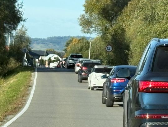 Korki pod Tatrami. Turyści wracają do domów