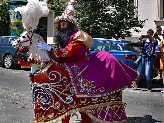 Lajkonik wraca na ulice – poznaj sekrety tegorocznego pochodu, które zaskoczą każdego Lajkonik