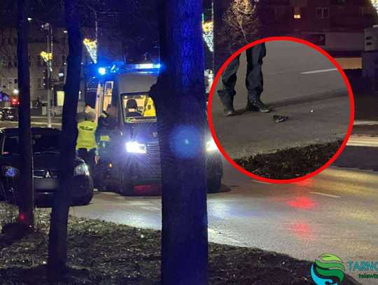 Tarnów, potrącenie mężczyzny w Tarnowie, broń na drodze, potrącenie mężczyzny z bronią, wypadek w centrum Tarnowa, akcja służb, dochodzenie służb