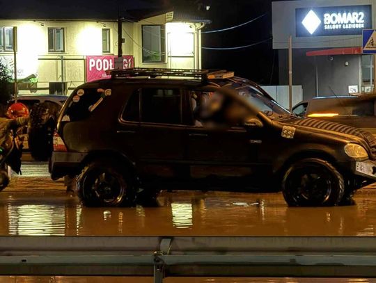 Kraków, powiat suski, nawałnice, intensywne opady deszczu, na sygnale, interwencje strażaków, akcja ratunkowa, akcja ratownicza