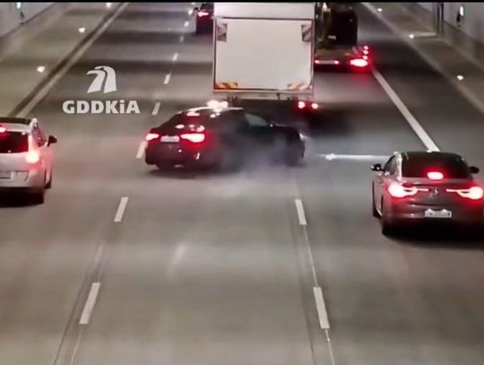 Kraków, Dziekanowice, tunel na S52, blisko tragedii w tunelu na S52, wypadek, blisko wypadku