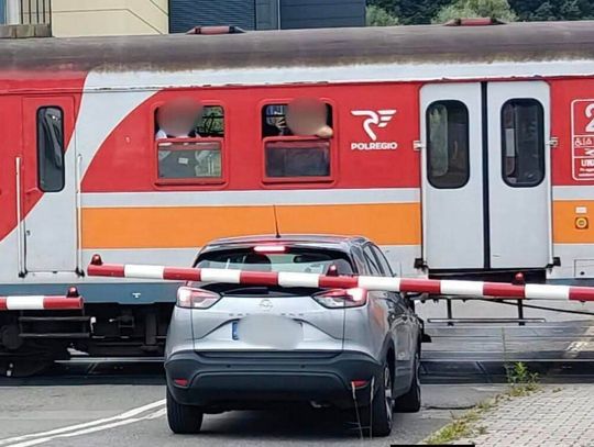 Nieodpowiedzialne zachowanie kierującej w Suchej Beskidzkiej!
