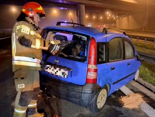 Nietrzeźwy kierowca z zakazem jazdy uderzył w bariery w Chabówce