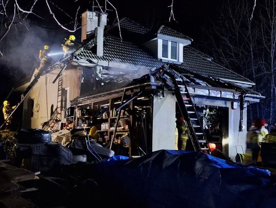 Nocne pożary w powiecie krakowskim. Walka z ogniem w Krzeszowicach i Włosaniu [FOTO]