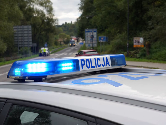 Nocny pościg na Podhalu. Pijany 23-latek uciekał przed policją, w aucie wiózł nietrzeźwe nastolatki