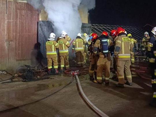 Pobiednik Mały, gmina Igołomia Wawrzeńczyce, pożar budynku gospodarczego, pożar w powiecie krakowskim, nocna akcja strażaków