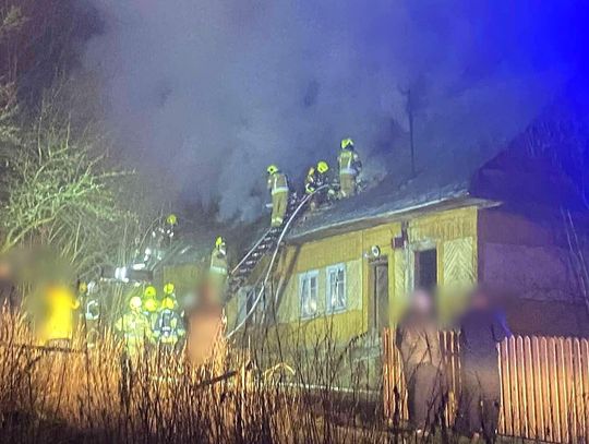 Zubrzyca Dolna, Orawa, powiat nowotarski, na sygnale, akcja gaśnicza, strażacy, straż pożarna, pożar budynku mieszkalnego